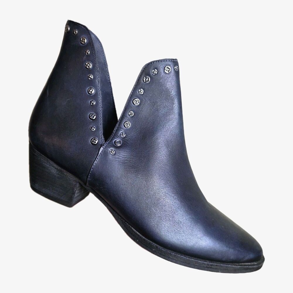 Free People Studded Charm Double V Ankle Boots Black Leather Sz 39 *read*